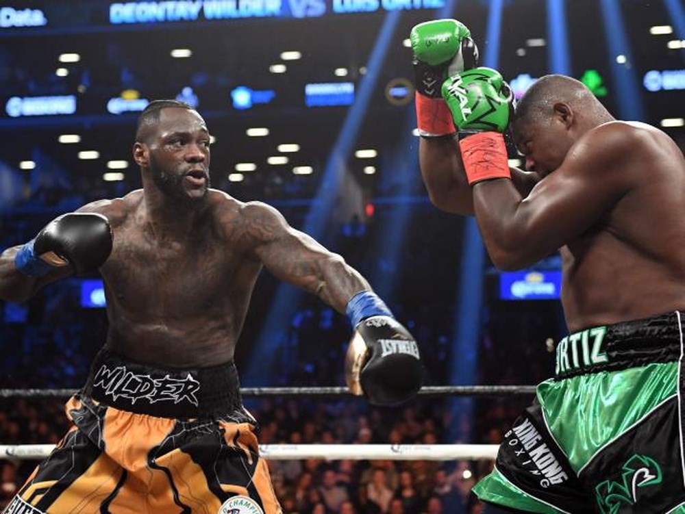Deontay Wilder (trái) mới chiến thắng Luis Ortiz tháng trước deontay wilder