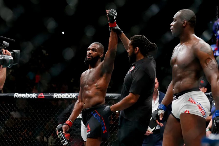 [Chùm ảnh] - Những khoảnh khắc đã mắt tại UFC 197