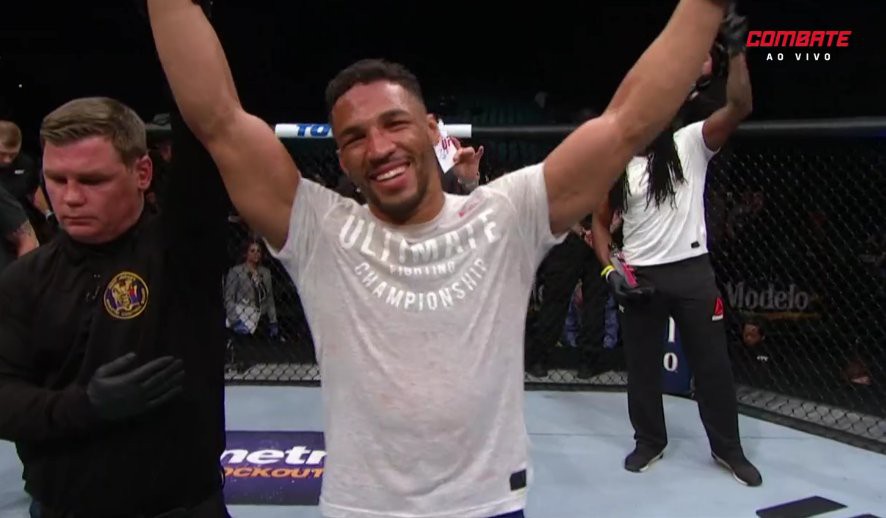 Kevin Lee ăn mừng chiến thắng trước Edson Barboza Kevin Lee