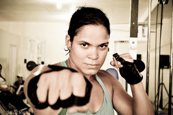 UFC 200: "Sư tử cái" Amanda thách thức ngôi vị nữ hoàng