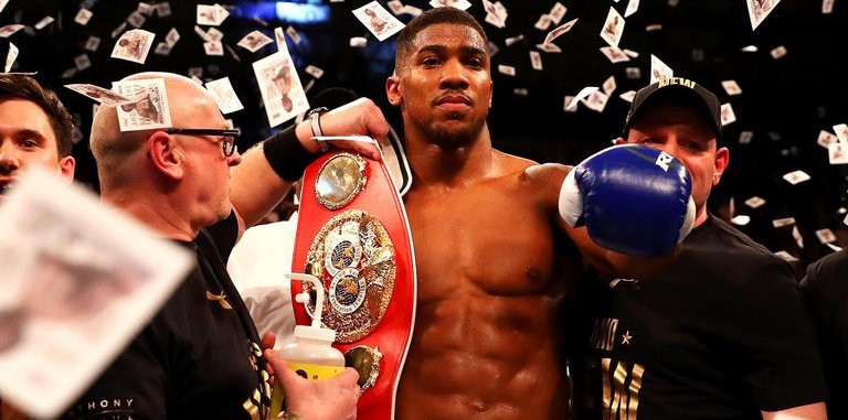 Trận đấu lớn tiếp theo của Anthony Joshua: nên đi Mỹ hay ở Anh?