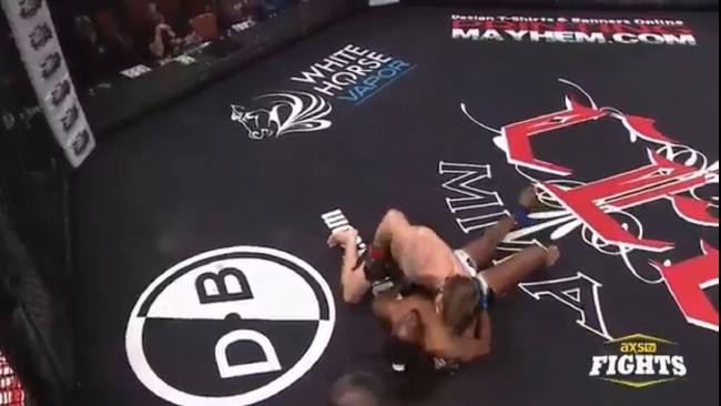 Bản tin MMA 13/2: Sau 83 giây, võ sĩ MMA hạ KO... chính mình