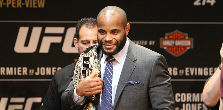 Bản tin MMA 18/1: Cormier bỏ kế hoạch lên hạng Heavyweight