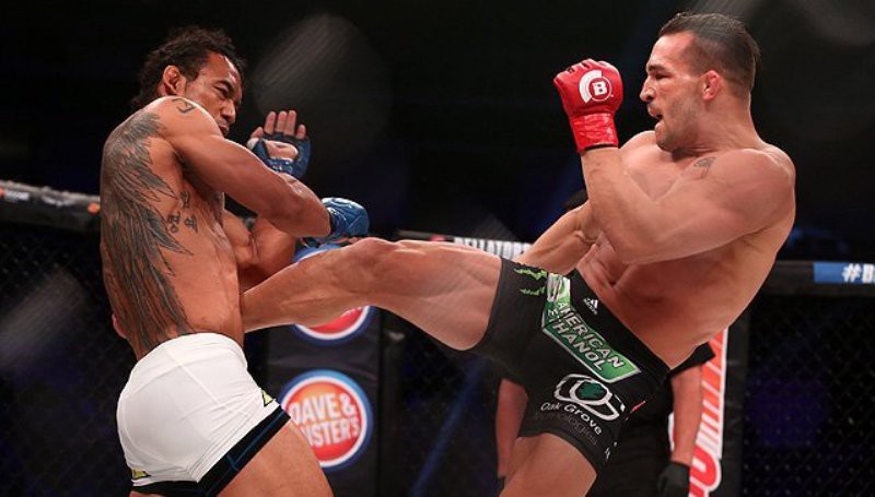 Bellator 165: Michael Chandler thắng hiểm, thành công bảo vệ đai