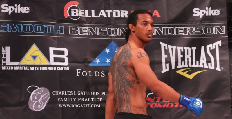 Benson Henderson: "Tôi ủng hộ Mark Hunt 100 phần trăm"