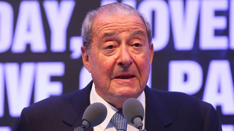 Bob Arum: UFC muốn một nửa lợi nhuận của Conor McGregor!
