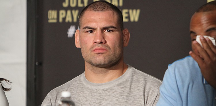 Cain Velasquez không rõ bao giờ có thể trở lại võ đài