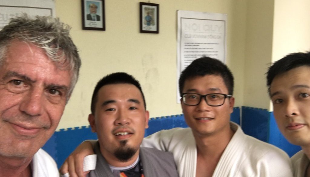Chiếc đai Jiujitsu của người đầu bếp mời Obama ăn bún chả