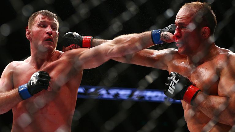 Tranh đai Heavyweight: Stipe Miocic tái đấu Junior dos Santos