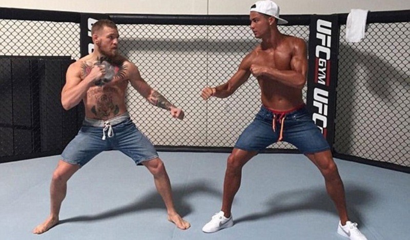 Conor McGregor lên sàn đấu với Cristiano Ronaldo