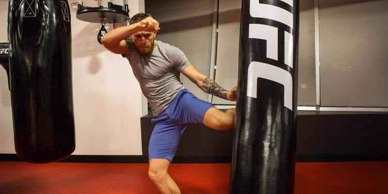 McGregor vẫn tập MMA trước trận đấu tỷ đô với Mayweather
