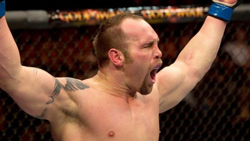 Nối gót Brock Lesnar, Shane Carwin muốn trở lại UFC