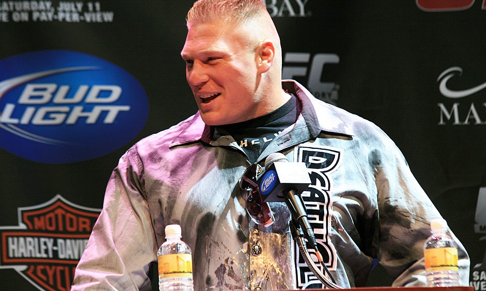 "Lesnar sẽ thua nếu không thể takedown Mark Hunt"