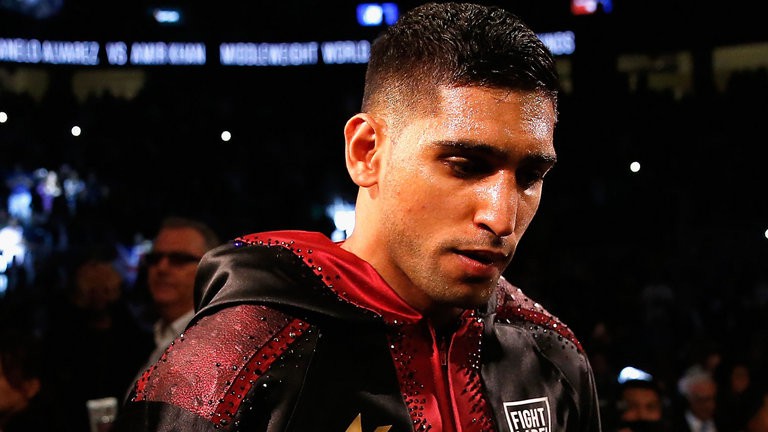 Đằng sau chuyện Amir Khan bị gia đình từ bỏ
