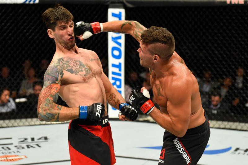 Đấu nhau toạc đầu, mức lương từ UFC có đủ nuôi sống võ sỹ?