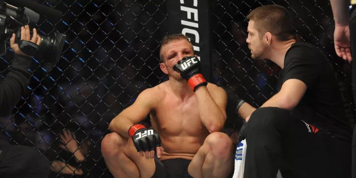 Dillashaw: Trò câu giờ của Dana White đã đẩy tôi về phía đối lập
