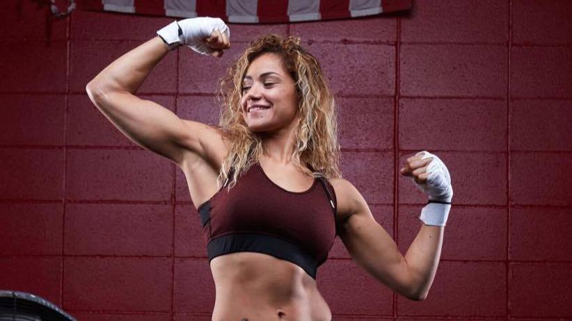 Dở khóc dở cười UFC 210: Nữ võ sĩ suýt bị hủy đấu vì nâng ngực