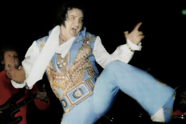 Elvis Presley: Ông hoàng Rock 'n Roll và chiếc đai đen 8 đẳng