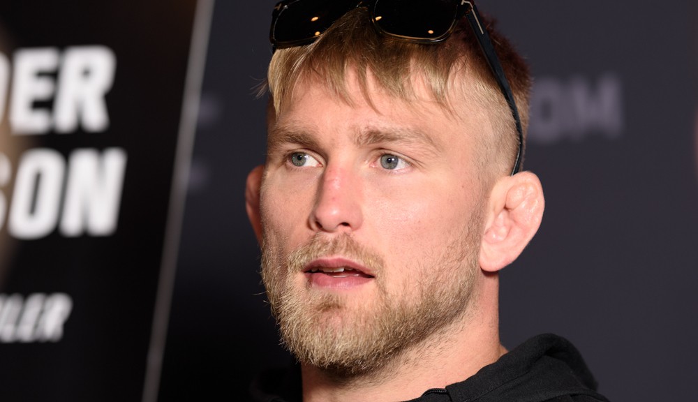 Gustafsson: Đấm Jon Jones trên sàn Box còn có giá hơn đai UFC!