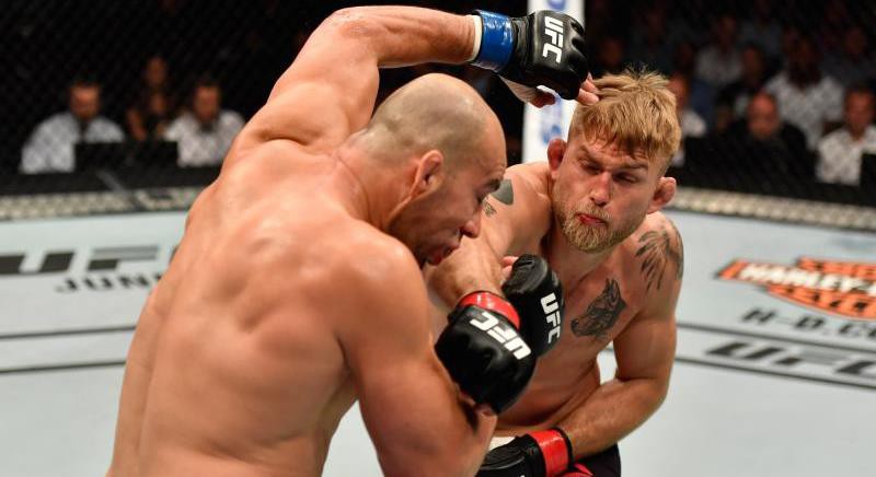 Gustafsson mong Daniel Cormier thắng Jon Jones tại UFC 214