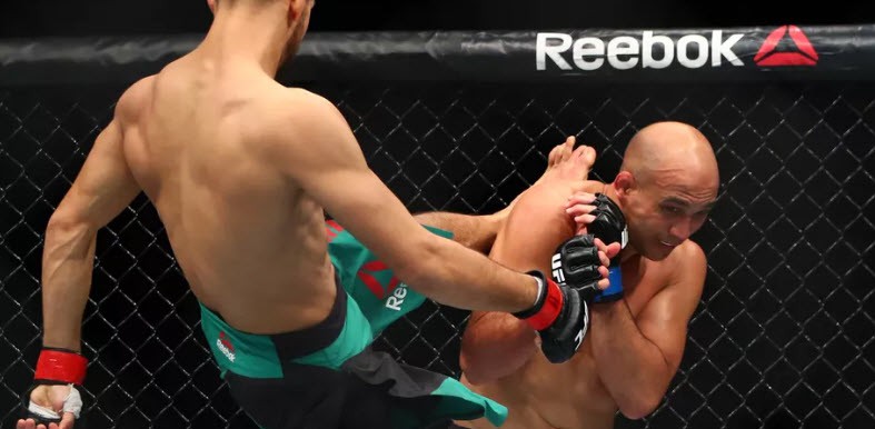 Hậu UFC Fight Night 103: B.J. Penn có nên trở lại với MMA?