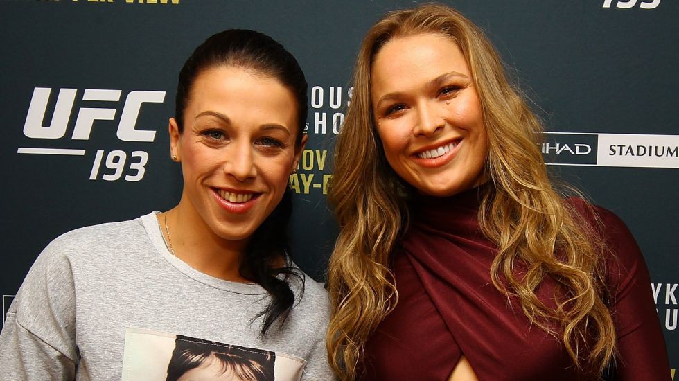 Jedrzejczyk rơi vào thế khó: Ủng hộ đồng đội hay bạn bè?