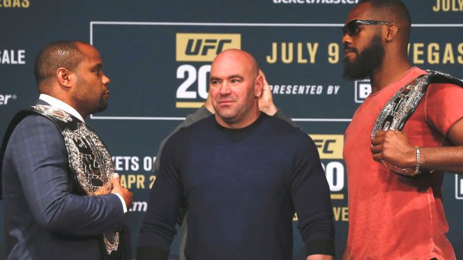 Jon Jones quyết định không lên hạng Heavyweight