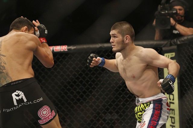 Khabib Nurmagomedov và Michael Johnson chính thức có mặt tại UFC 205