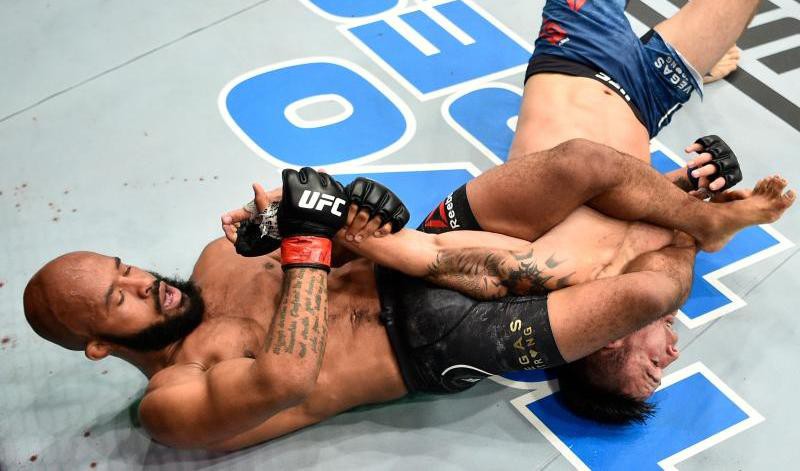 Top những đòn kết liễu nhờ khóa siết uy lực phổ biến nhất MMA