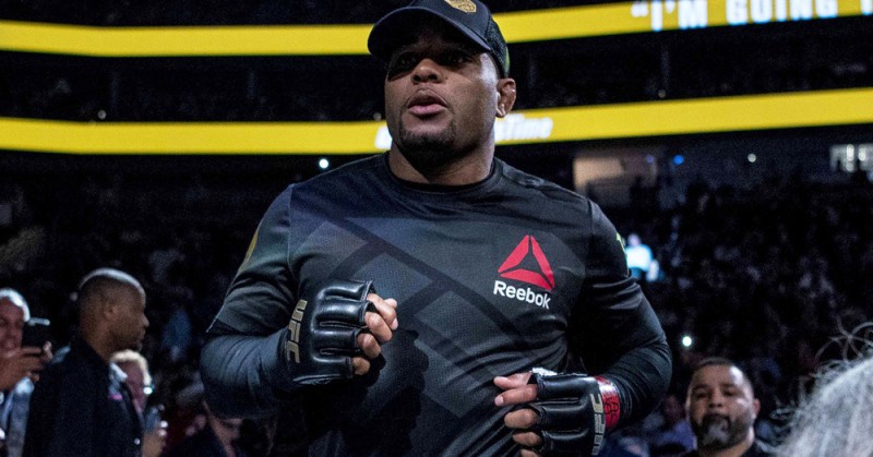 Hậu UFC 200: Lesnar trúng đậm, Cormier xui xẻo