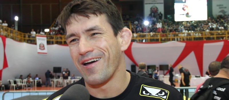 Maia sẵn sàng thay thế nếu Thompson chấn thương trước UFC 205