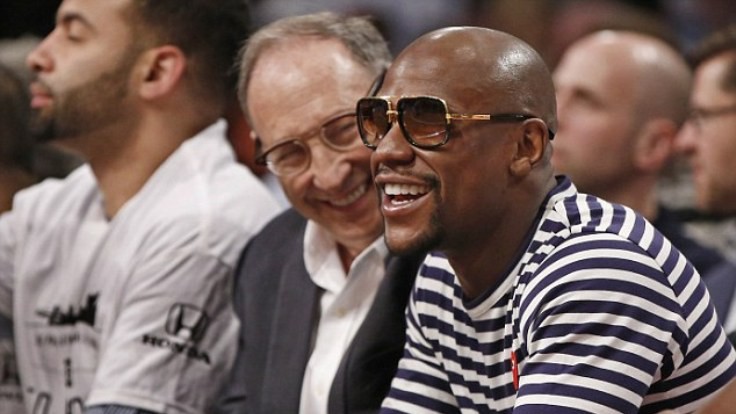 Mayweather theo dõi Pacquiao đấu Vargas: Hứa hẹn tái đấu?