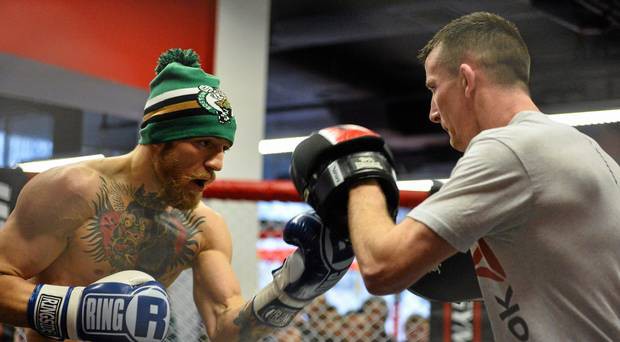 McGregor không cần huấn luyện viên Boxing khi gặp Mayweather?