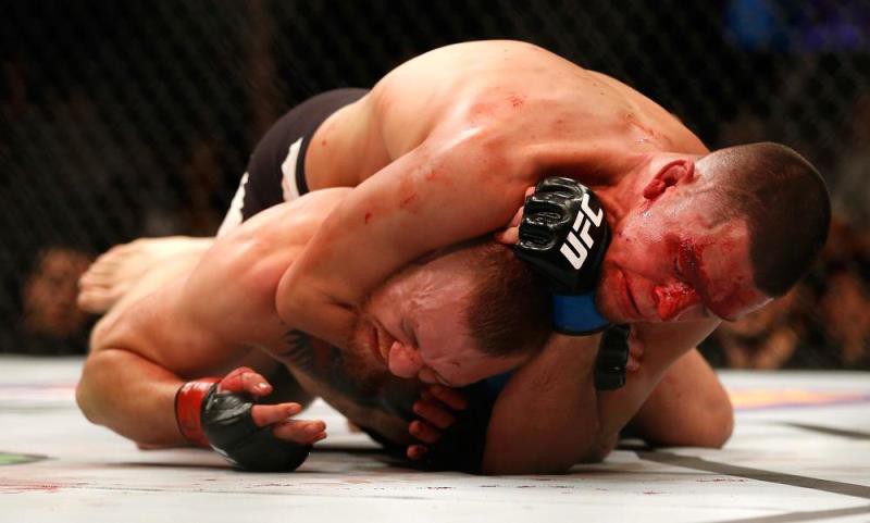 Nate Diaz sẽ "hộ tống" Mayweather vào trận đấu tỷ đô với McGregor?