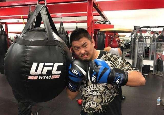 Chân dung thật võ sỹ MMA Từ Hiểu Đông đang gây "bão" giới Kung-fu