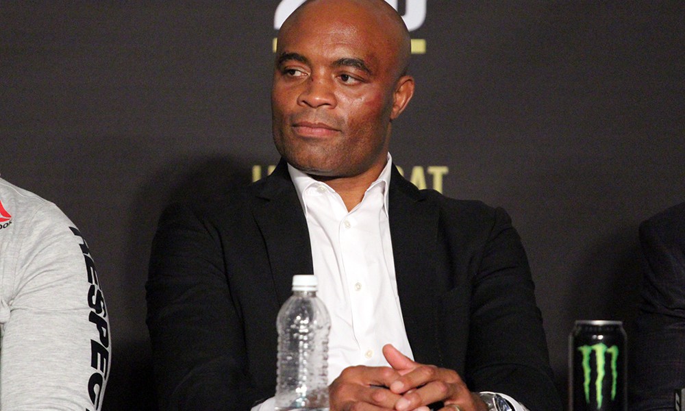 'Nhện' Silva: McGregor vẫn có cửa thắng trước Mayweather!