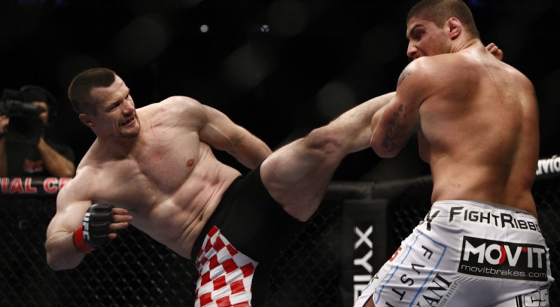 Những phong cách Striking trong MMA: Dấu ấn của Kickboxing (Phần 2)