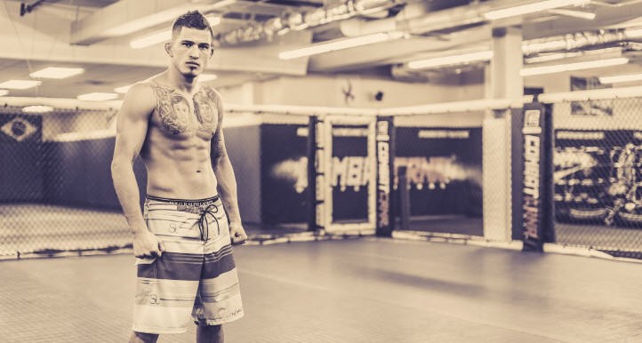 Pettis đấu trận ra mắt hạng Featherweight vào ngày 27/8