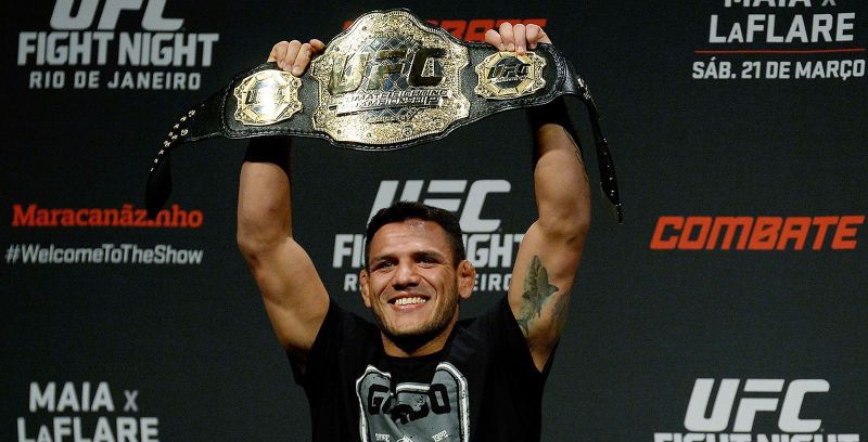Rafael dos Anjos: Chọn đai vô địch chứ không chọn Conor McGregor