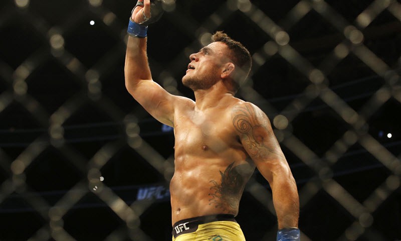 Rafael dos Anjos: Con đường trở lại ngôi vương ở hạng cân mới
