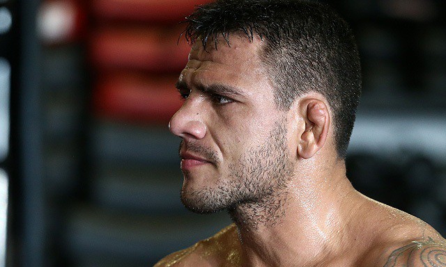Rafael dos Anjos: Tyron Woodley chỉ muốn đấu super fight!
