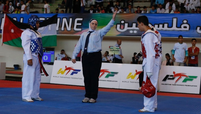 Taekwondo tại Olympic 2016: Trọng tài, sân bát giác và cái quần