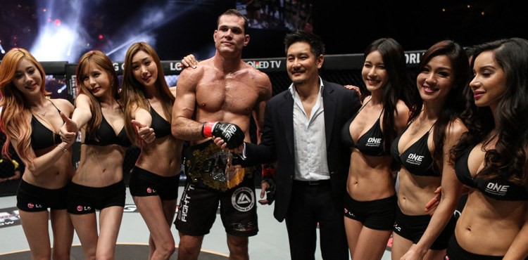 “10 HCV Jiujitsu không bằng 1 đai MMA”