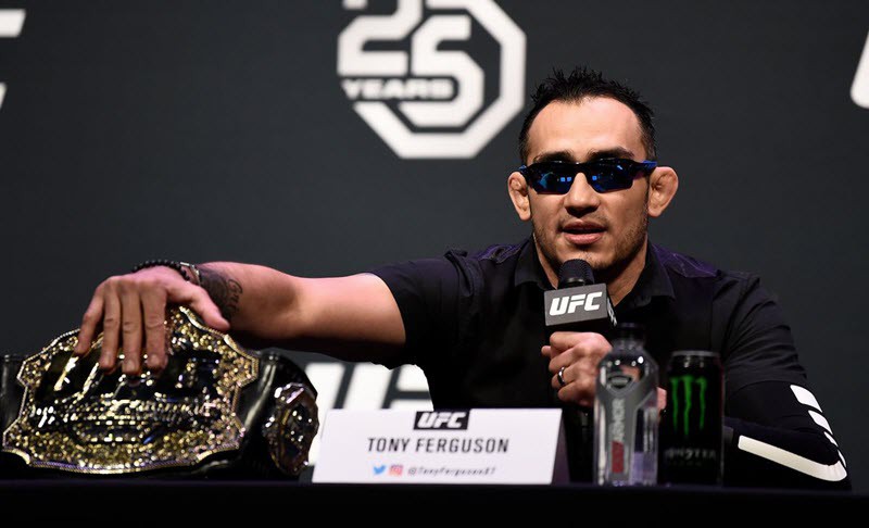 Tony Ferguson thấy thiếu công bằng khi bị tước đai do chấn thương