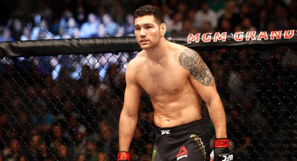 Vì sao cựu vương Chris Weidman "vắng bóng" suốt năm qua?