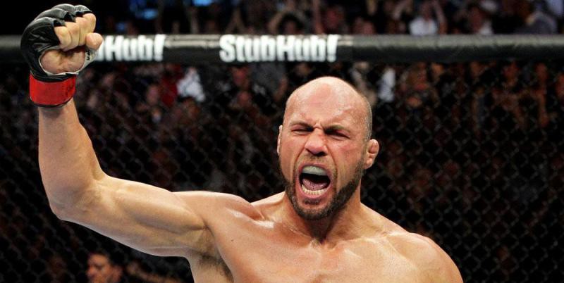 Vì sao UFC cấm cửa huyền thoại từng vô địch hai hạng cân?