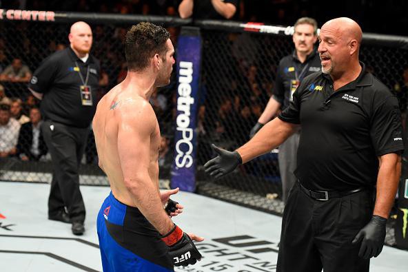 Weidman, Mousasi, trọng tài và New York: Ai đúng, ai sai?