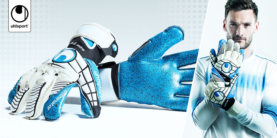 Mẫu găng của Uhlsport rất hợp với m&agrave;u &aacute;o truyền thống của ĐT Ph&aacute;p