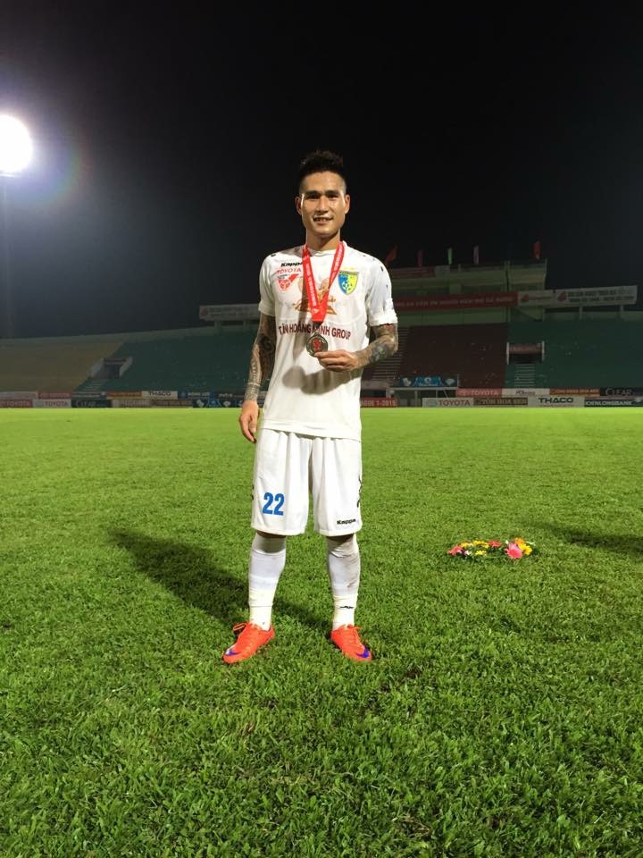 Hậu vệ Nguyễn Quốc Long