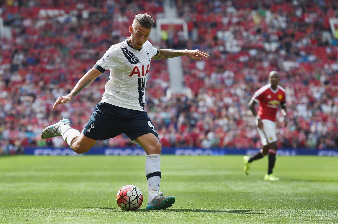 Đội hình 'đỉnh' nhất Premier League năm 2015
